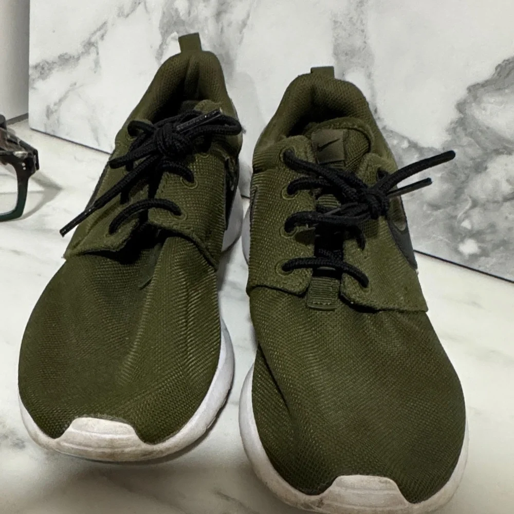 Nike Forest Green Athletic Shoes